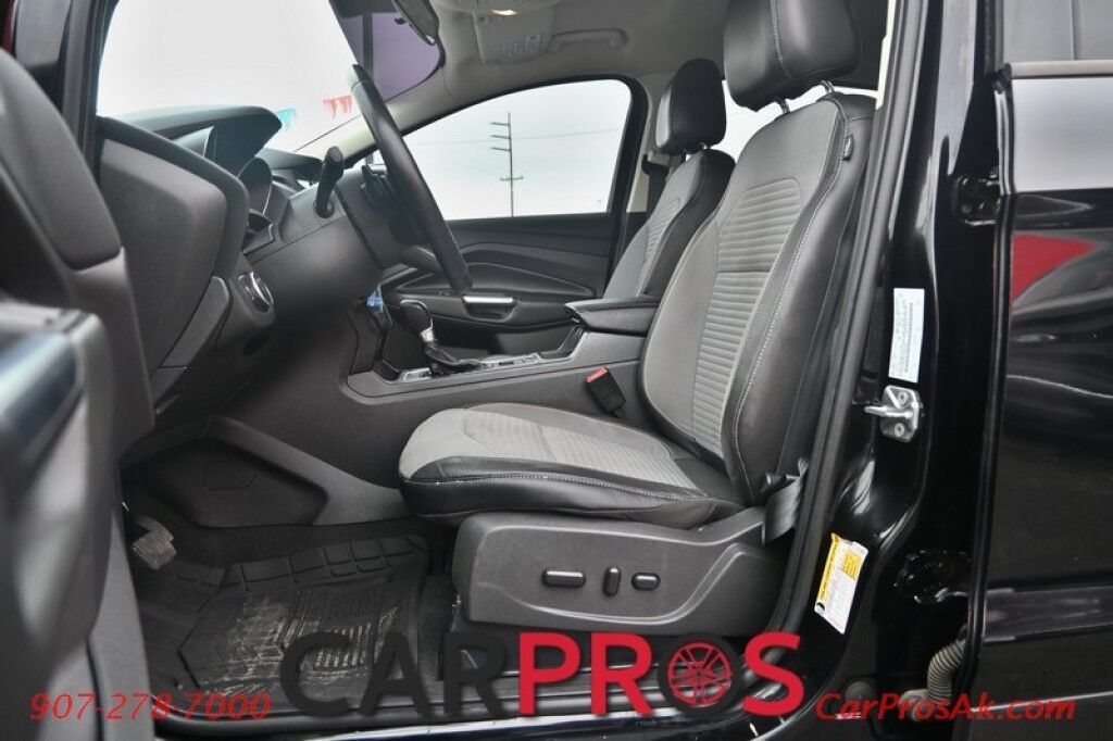 2017 Ford Escape SE - 4X4 - Technology Pkg - Sport Appearance Pkg - Blind Spot Alert - Bluetooth - AppleCarplay & Android Auto - Back Up Camera - Rear Park Sensors - Luggage Rack - Power Liftgate - Keyless Entry - Tow Pkg - Only 71K Miles - 28 MPG Anchorage AK