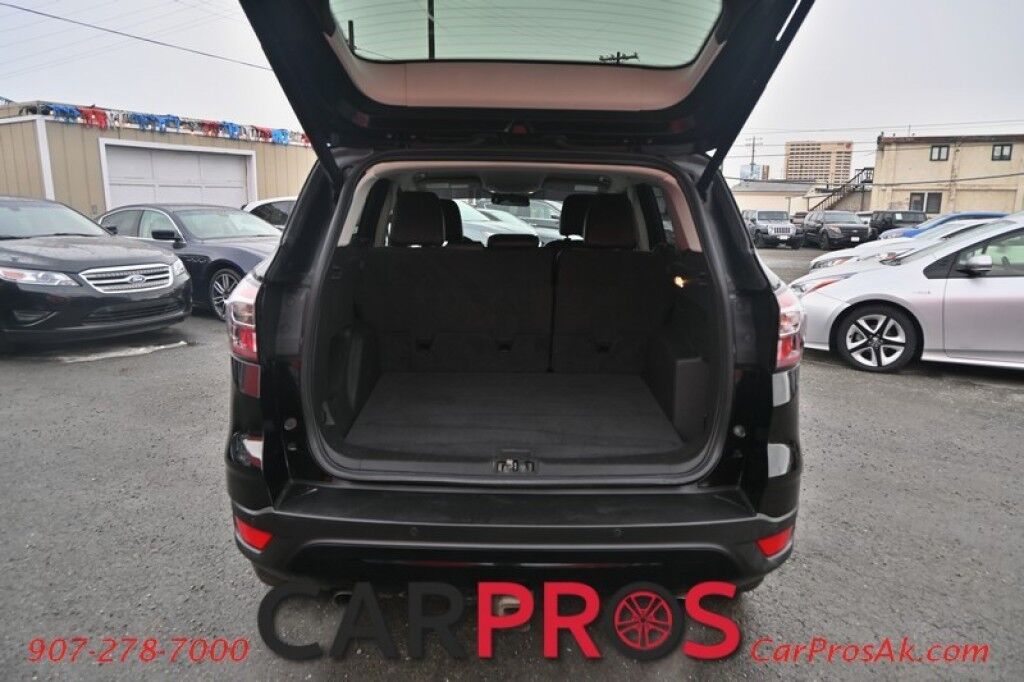 2017 Ford Escape SE - 4X4 - Technology Pkg - Sport Appearance Pkg - Blind Spot Alert - Bluetooth - AppleCarplay & Android Auto - Back Up Camera - Rear Park Sensors - Luggage Rack - Power Liftgate - Keyless Entry - Tow Pkg - Only 71K Miles - 28 MPG Anchorage AK