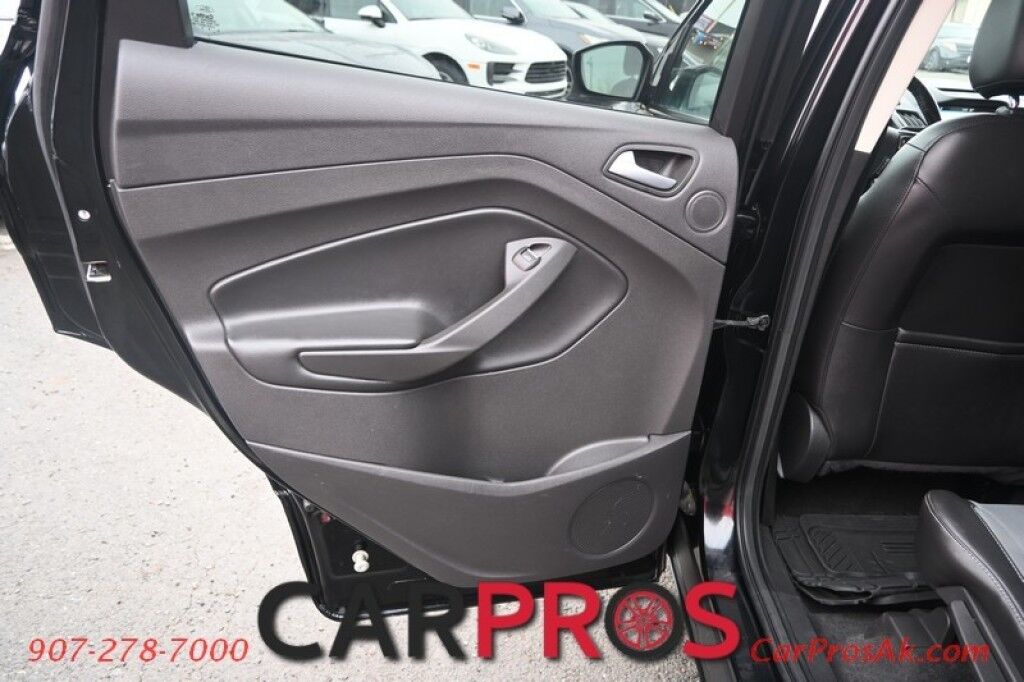 2017 Ford Escape SE - 4X4 - Technology Pkg - Sport Appearance Pkg - Blind Spot Alert - Bluetooth - AppleCarplay & Android Auto - Back Up Camera - Rear Park Sensors - Luggage Rack - Power Liftgate - Keyless Entry - Tow Pkg - Only 71K Miles - 28 MPG Anchorage AK