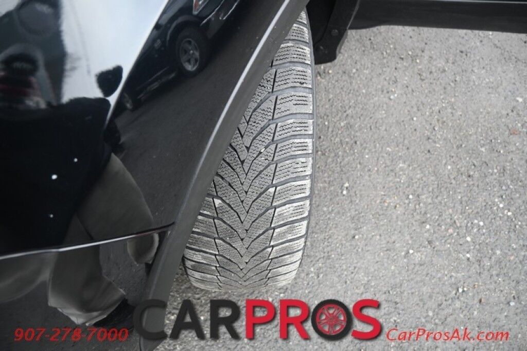 2017 Ford Escape SE - 4X4 - Technology Pkg - Sport Appearance Pkg - Blind Spot Alert - Bluetooth - AppleCarplay & Android Auto - Back Up Camera - Rear Park Sensors - Luggage Rack - Power Liftgate - Keyless Entry - Tow Pkg - Only 71K Miles - 28 MPG Anchorage AK