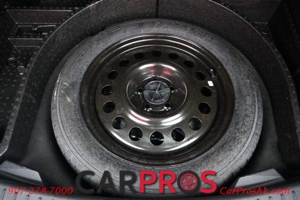 2017 Ford Escape SE - 4X4 - Technology Pkg - Sport Appearance Pkg - Blind Spot Alert - Bluetooth - AppleCarplay & Android Auto - Back Up Camera - Rear Park Sensors - Luggage Rack - Power Liftgate - Keyless Entry - Tow Pkg - Only 71K Miles - 28 MPG Anchorage AK