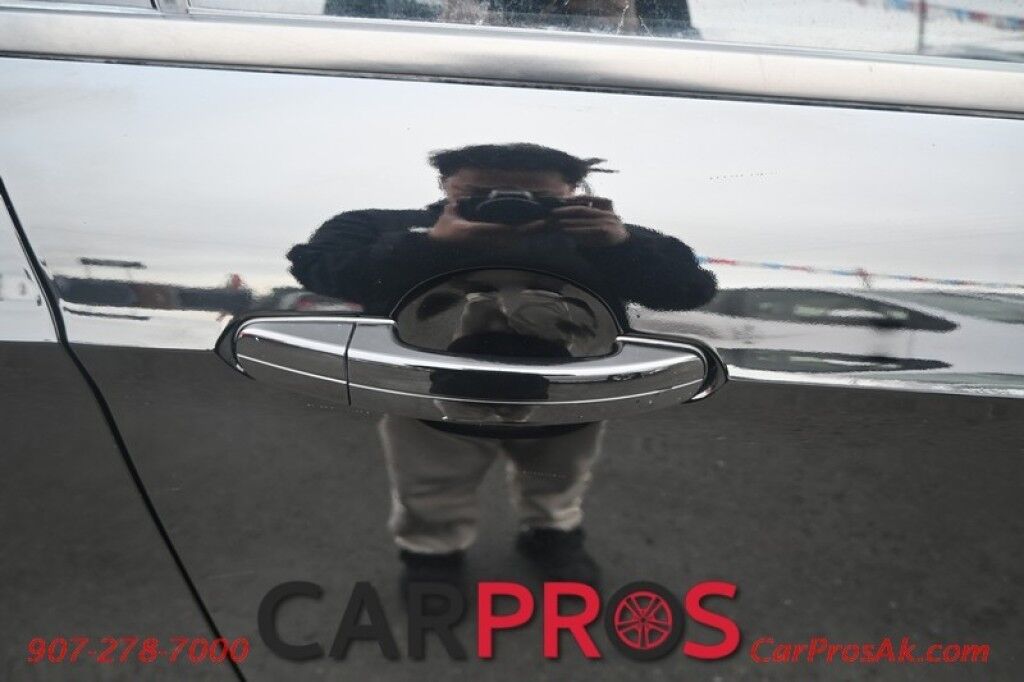 2017 Ford Escape SE - 4X4 - Technology Pkg - Sport Appearance Pkg - Blind Spot Alert - Bluetooth - AppleCarplay & Android Auto - Back Up Camera - Rear Park Sensors - Luggage Rack - Power Liftgate - Keyless Entry - Tow Pkg - Only 71K Miles - 28 MPG Anchorage AK