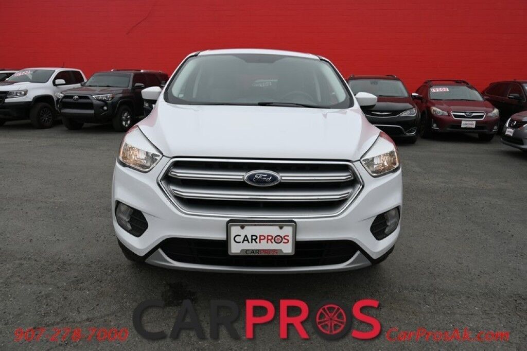 2017 Ford Escape SE - AWD - 1.5L 4-Cyl Turbo - Power Driver's Seat - Bluetooth - Backup Camera - Power Locks, Windows & Mirrors - USB Input - CD Player - Keyless Entry - Aluminum Wheels - 29 MPG - Only 31K Miles