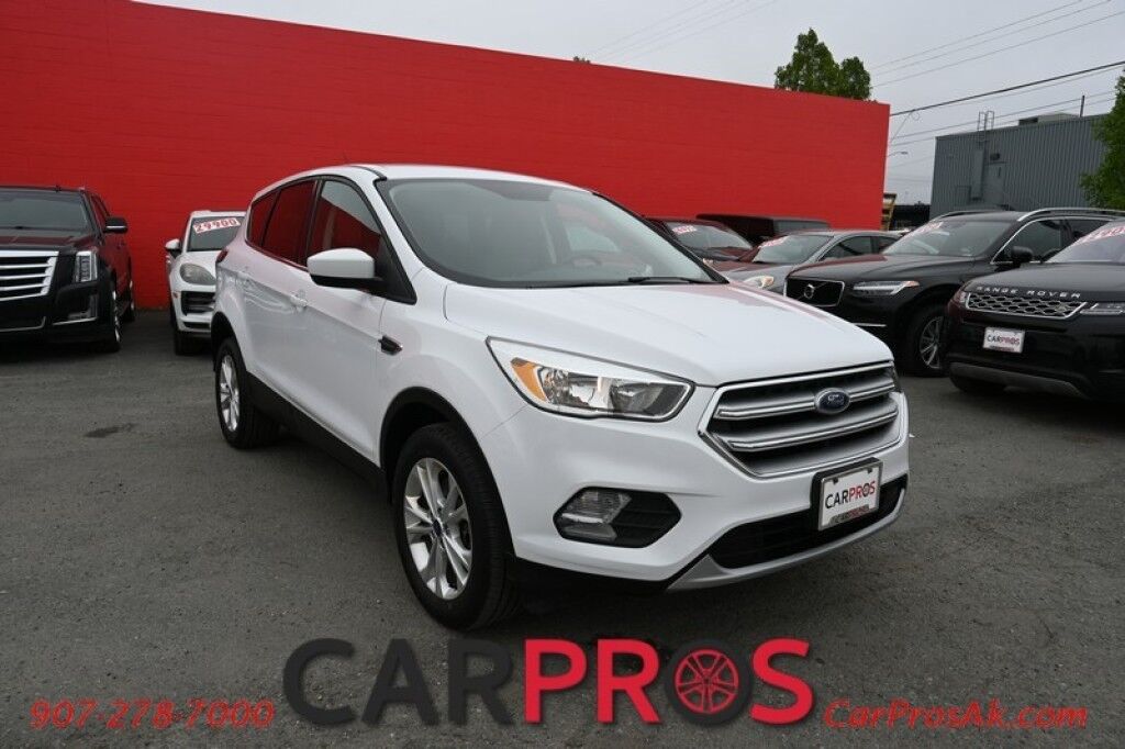 2017 Ford Escape SE - AWD - 1.5L 4-Cyl Turbo - Power Driver's Seat - Bluetooth - Backup Camera - Power Locks, Windows & Mirrors - USB Input - CD Player - Keyless Entry - Aluminum Wheels - 29 MPG - Only 31K Miles