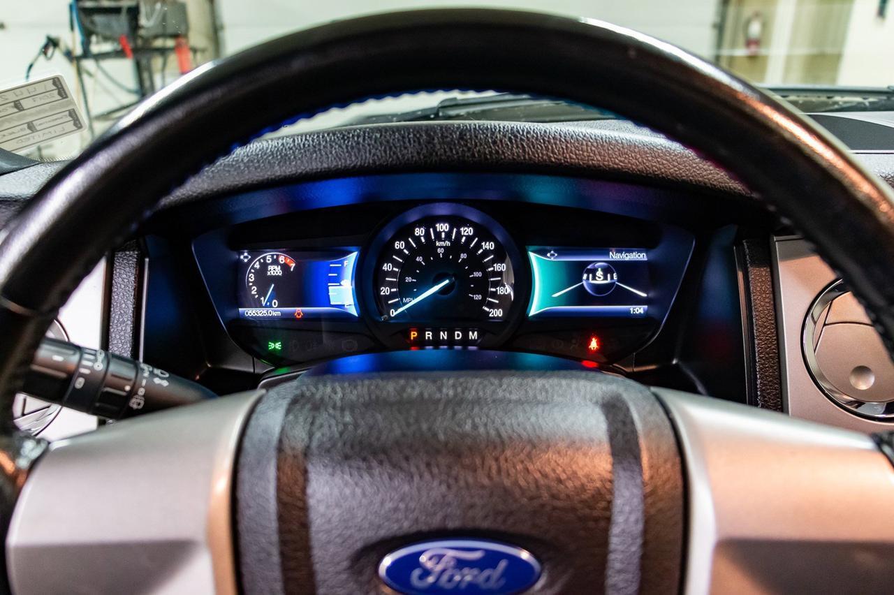 2017 Ford Expedition AWD Limited Leather Roof Nav BCam Red Deer AB