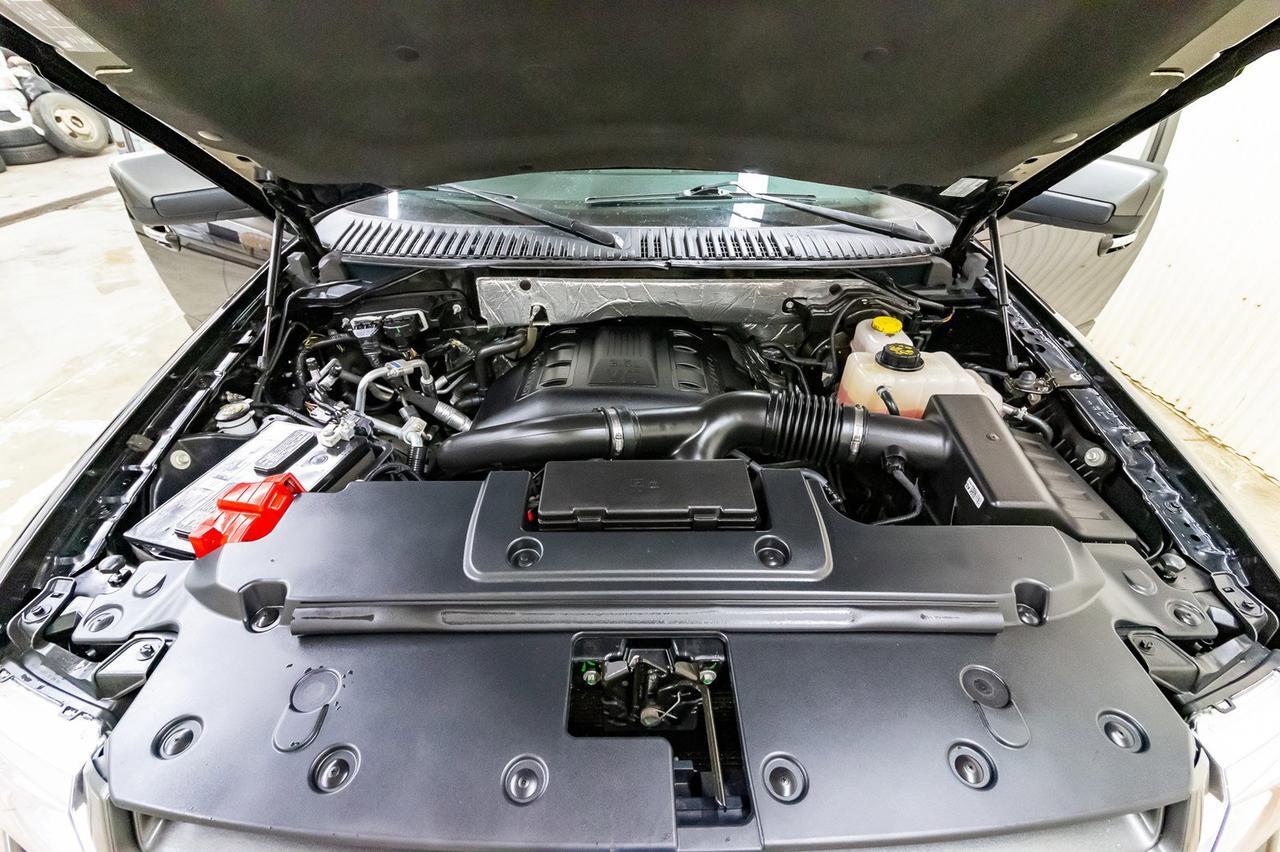 2017 Ford Expedition AWD Limited Leather Roof Nav BCam Red Deer AB