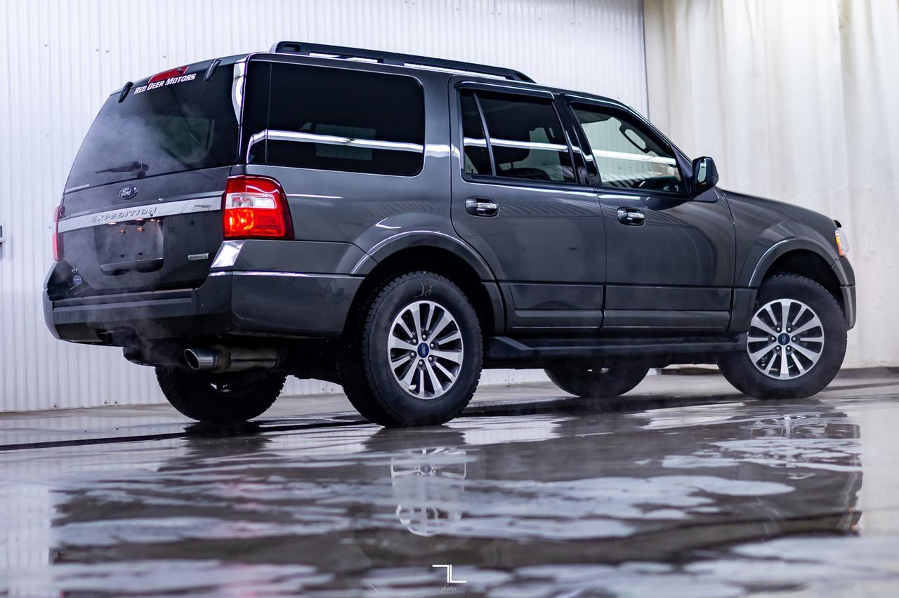 2017 Ford Expedition AWD XLT Leather Roof Nav BCam Red Deer AB