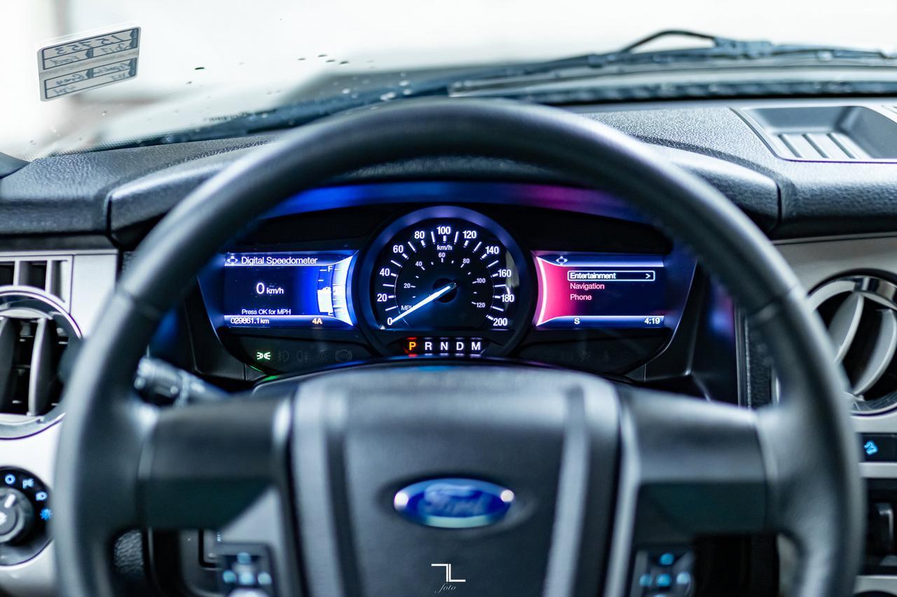 2017 Ford Expedition AWD XLT Leather Roof Nav BCam Red Deer AB