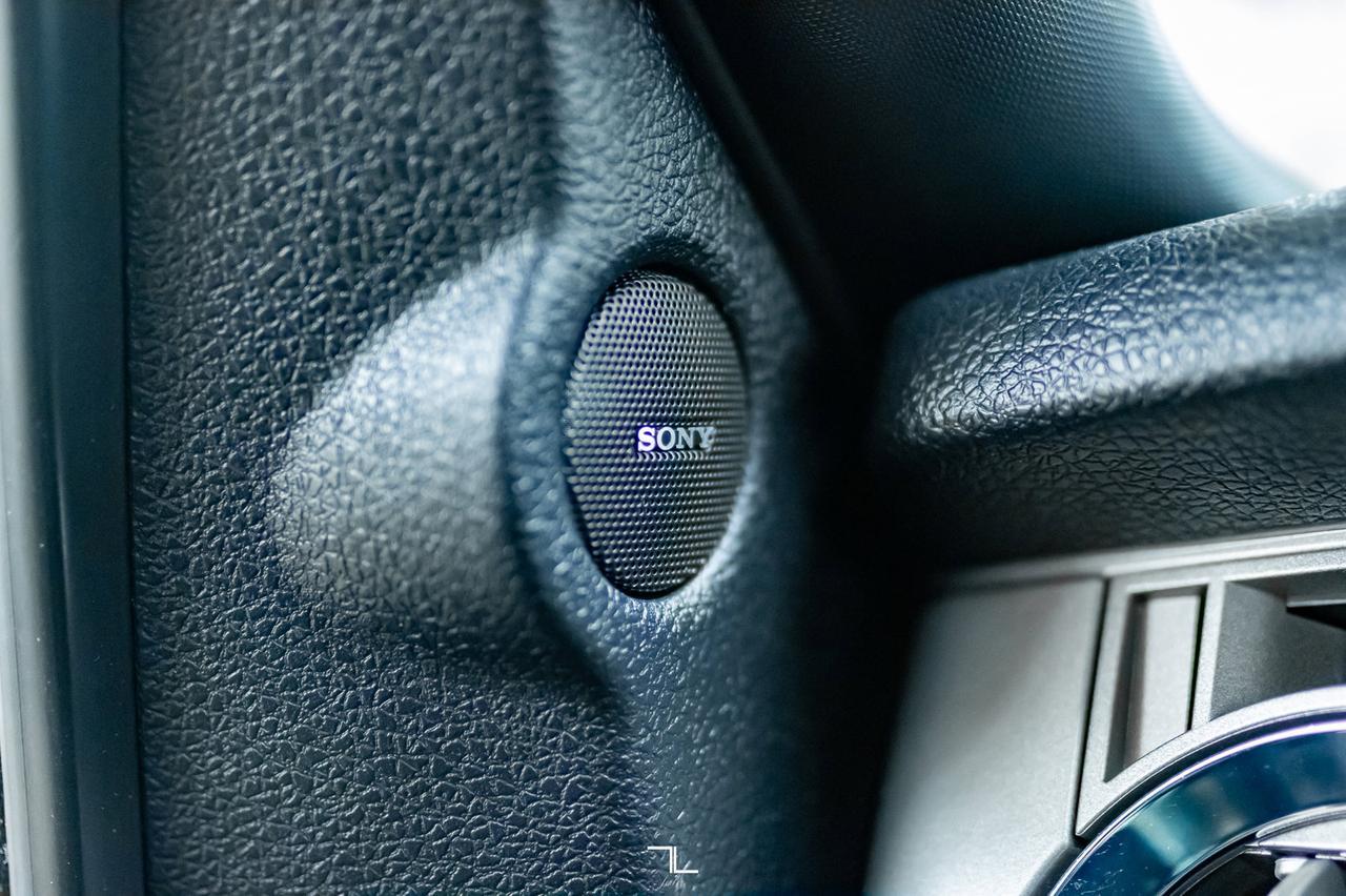 2017 Ford Expedition AWD XLT Leather Roof Nav BCam Red Deer AB