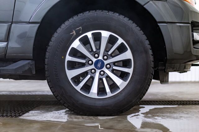 2017 Ford Expedition AWD XLT Leather Roof Nav BCam Red Deer AB