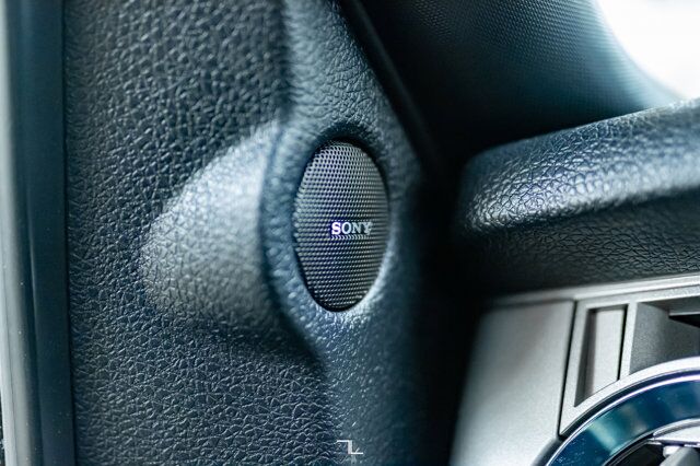 2017 Ford Expedition AWD XLT Leather Roof Nav BCam Red Deer AB