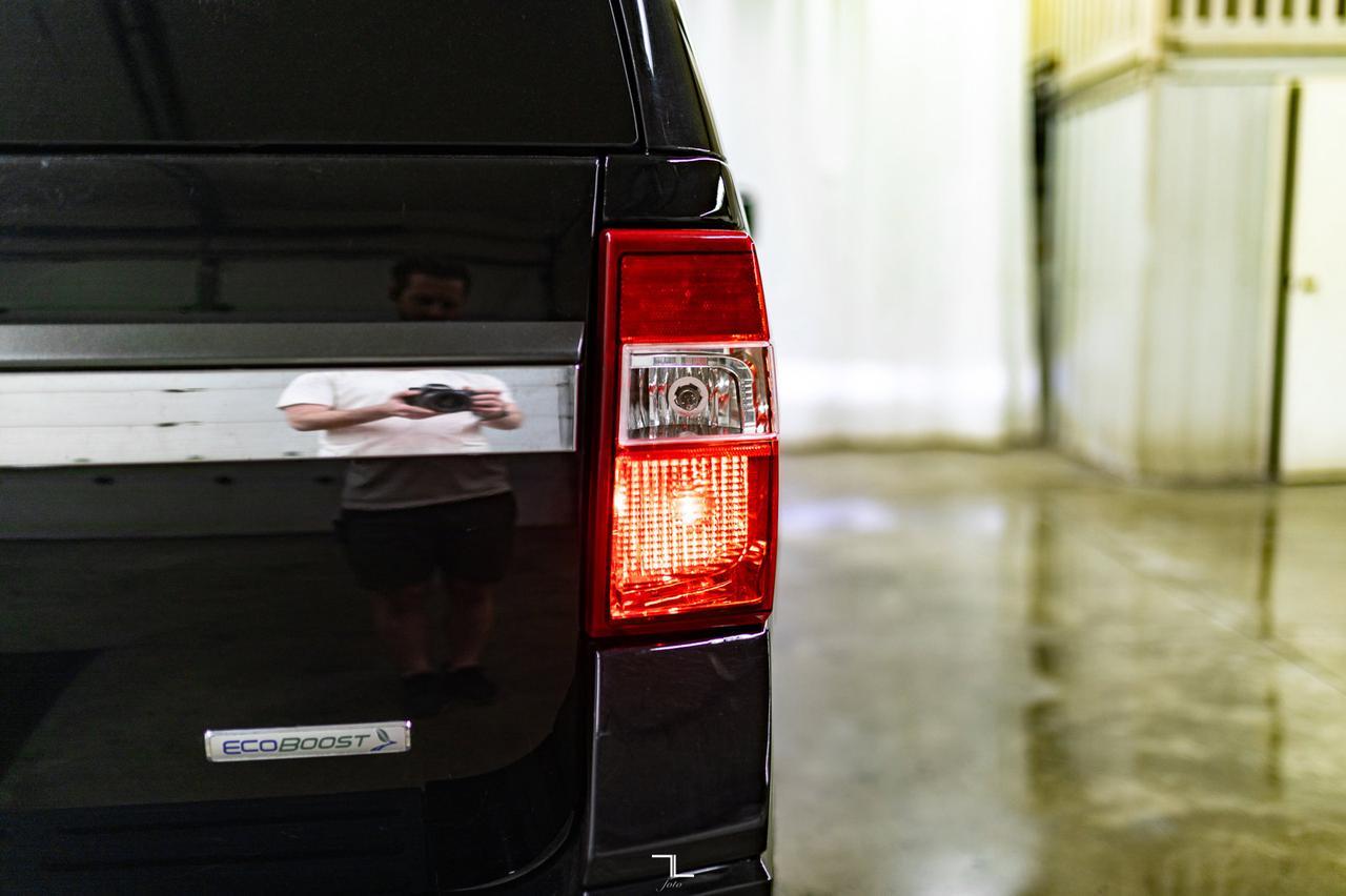 2017 Ford Expedition AWD XLT Luxury Edition Leather Roof BCam Red Deer AB