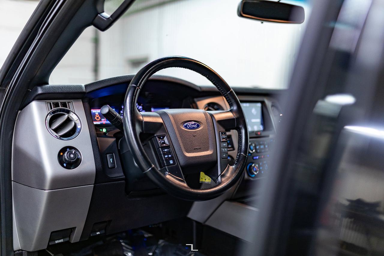 2017 Ford Expedition AWD XLT Luxury Edition Leather Roof BCam Red Deer AB