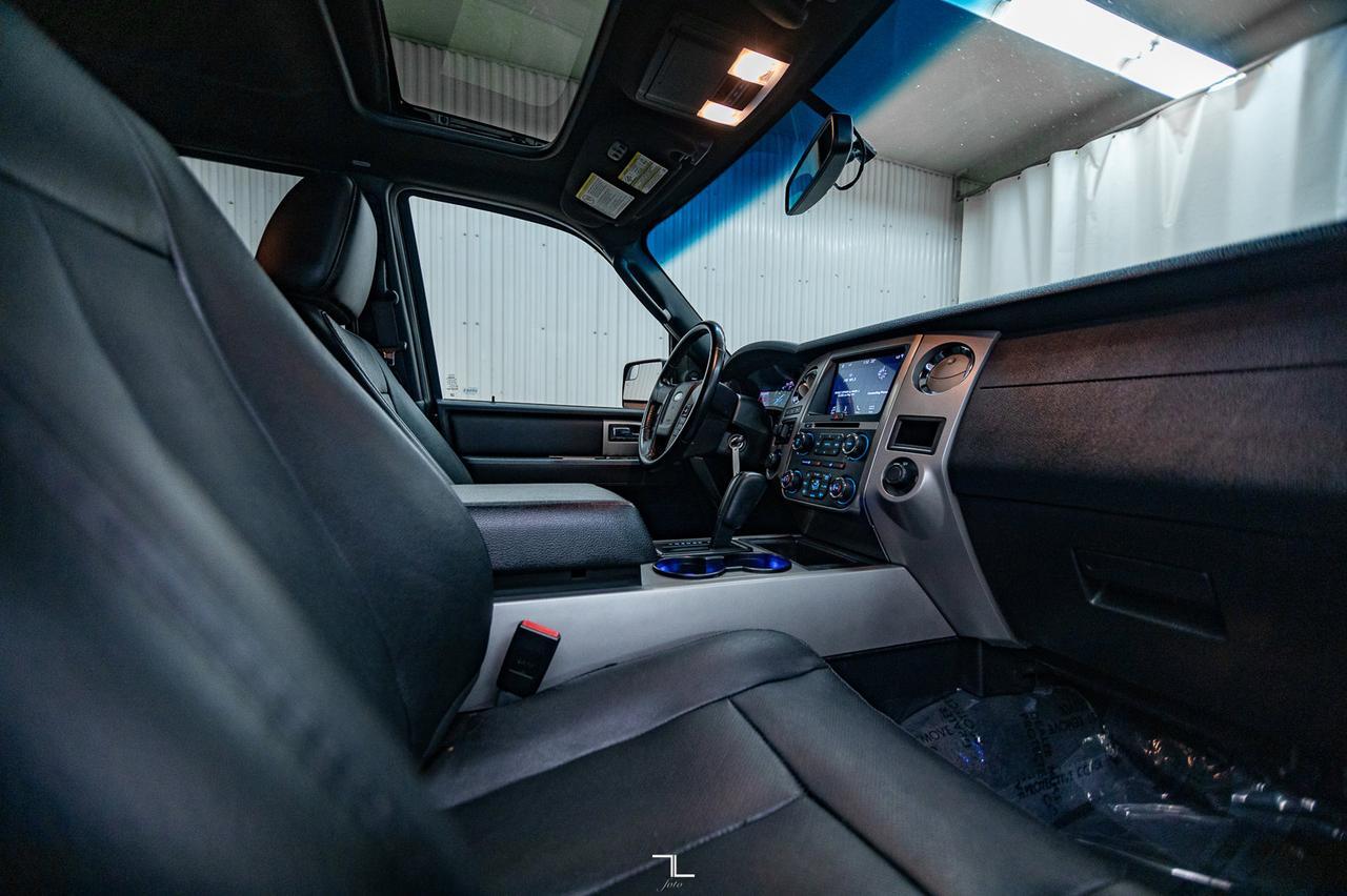 2017 Ford Expedition AWD XLT Luxury Edition Leather Roof BCam Red Deer AB