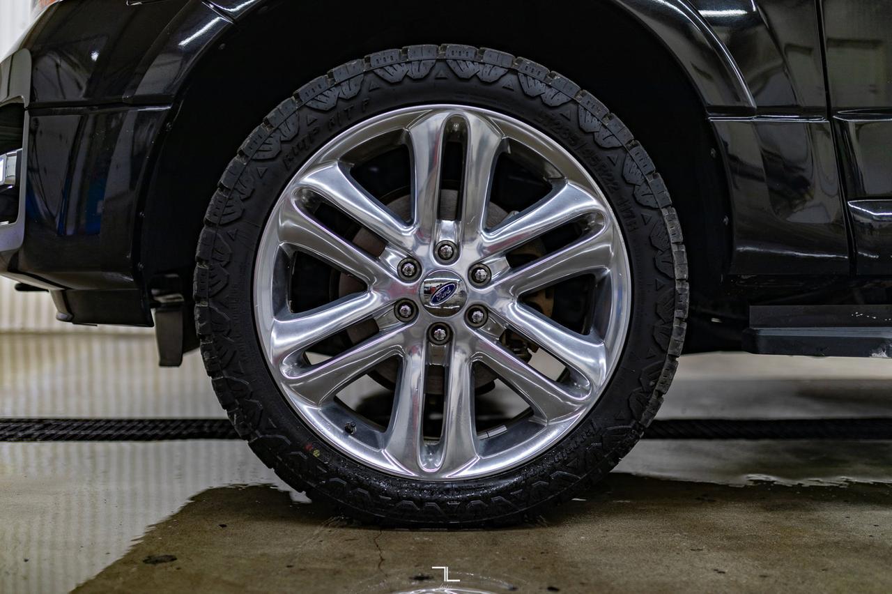 2017 Ford Expedition AWD XLT Luxury Edition Leather Roof BCam Red Deer AB