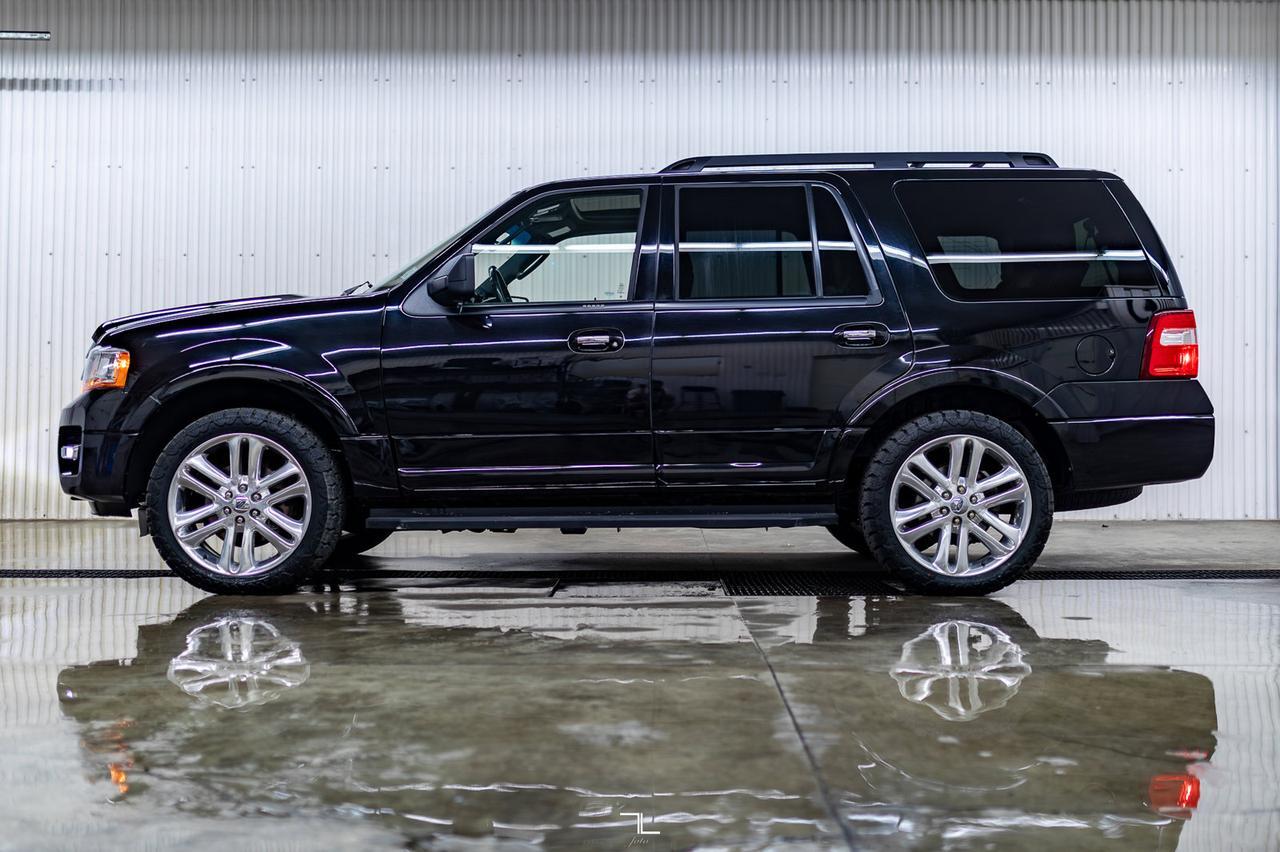 2017 Ford Expedition AWD XLT Luxury Edition Leather Roof BCam Red Deer AB