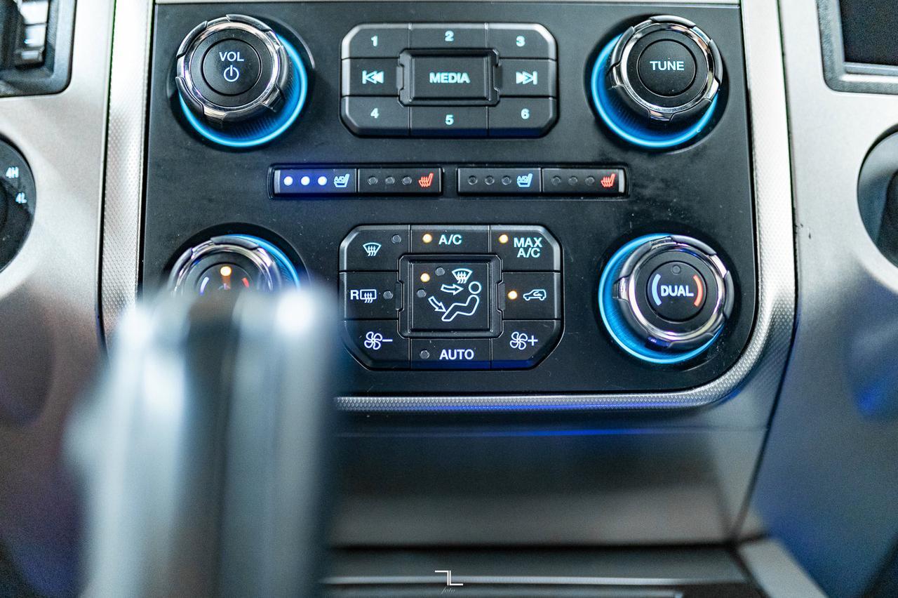 2017 Ford Expedition AWD XLT Luxury Edition Leather Roof BCam Red Deer AB