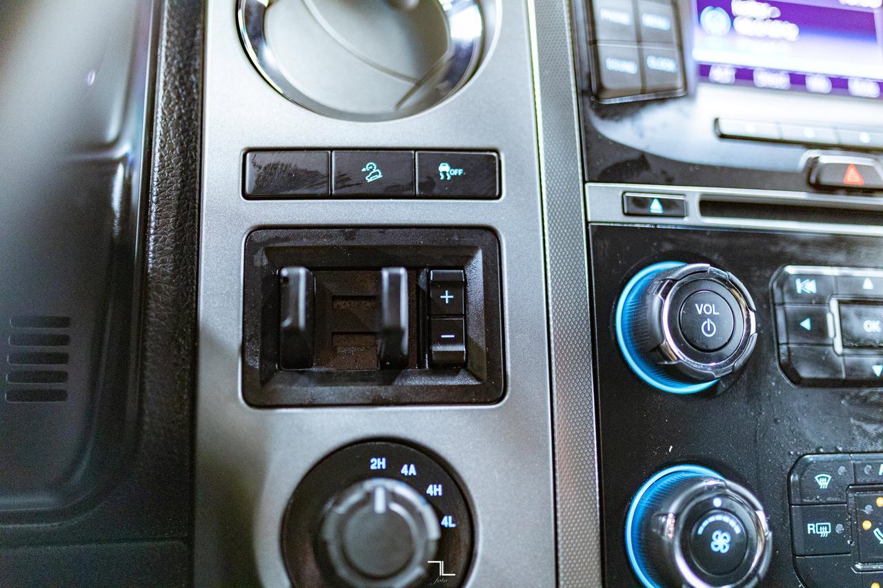 2017 Ford Expedition AWD XLT PSeat BCam Red Deer AB