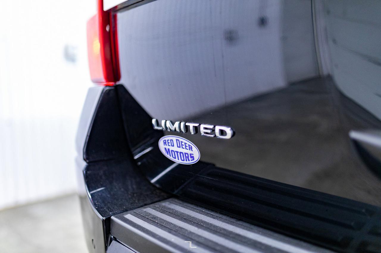 2017 Ford Expedition Max 4x4 Limited Leather Roof Nav BCam Red Deer AB