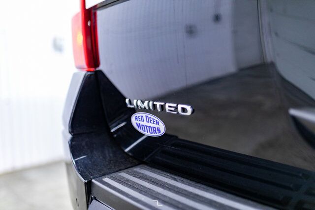 2017 Ford Expedition Max 4x4 Limited Leather Roof Nav BCam Red Deer AB