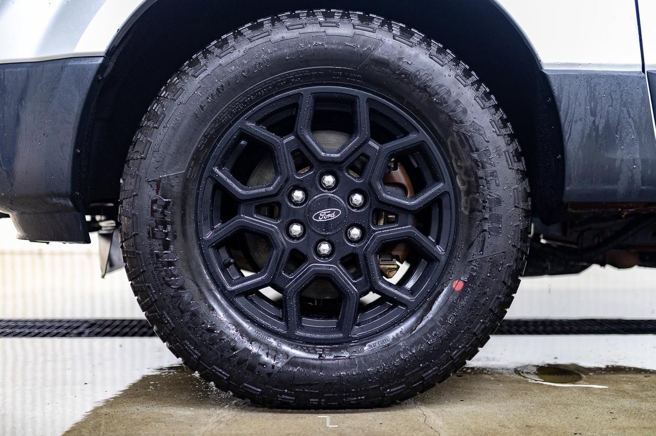 2017 Ford Expedition Max 4x4 XLT BCam 3rd Row Red Deer AB