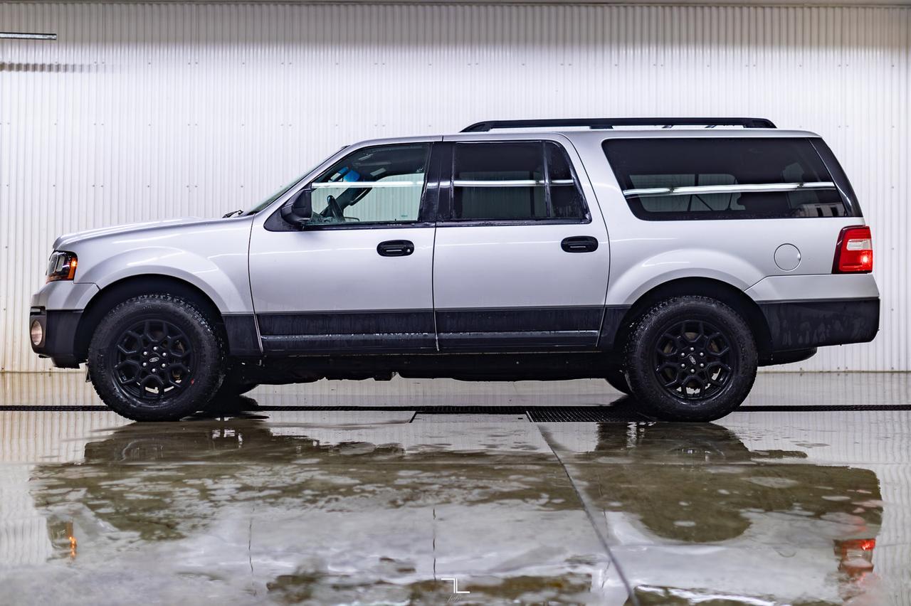 2017 Ford Expedition Max 4x4 XLT BCam 3rd Row Red Deer AB