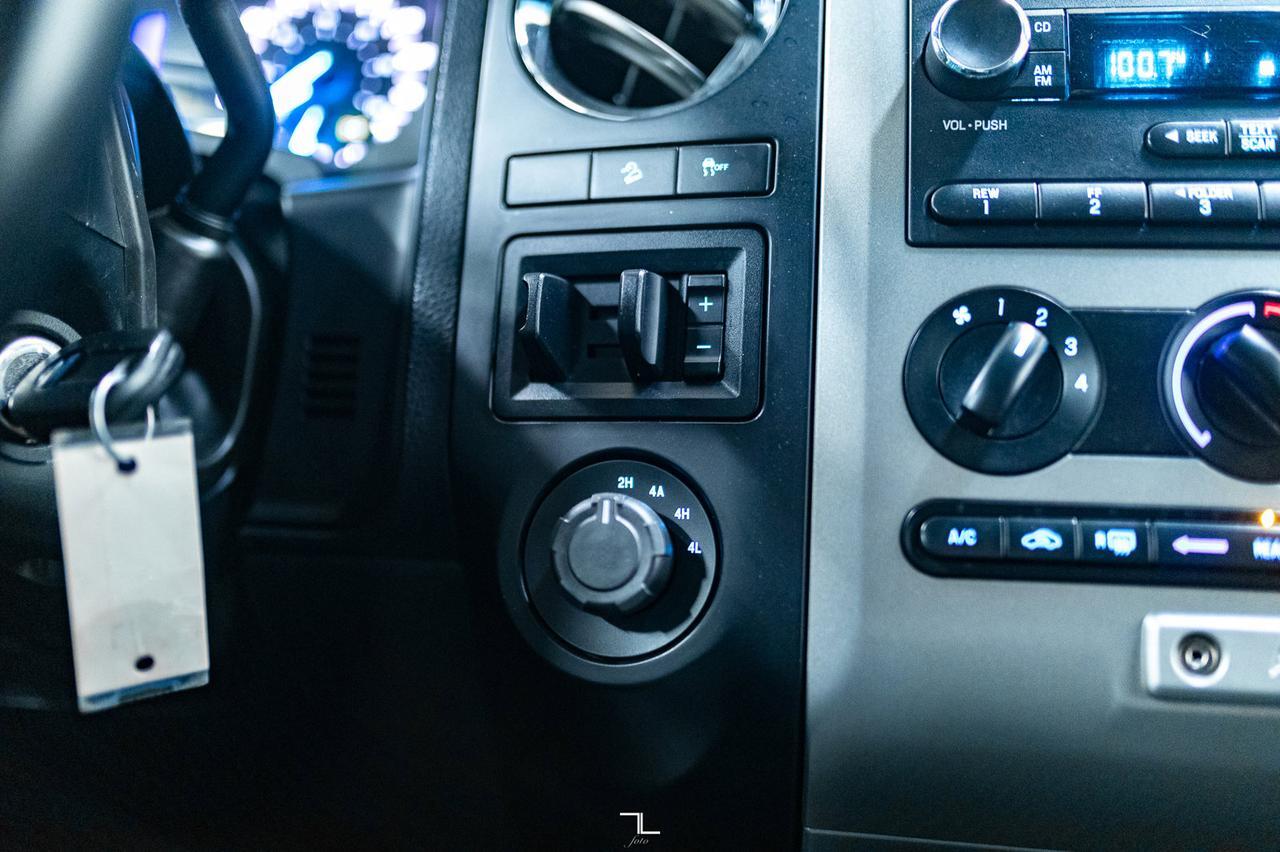 2017 Ford Expedition Max 4x4 XLT BCam 3rd Row Red Deer AB