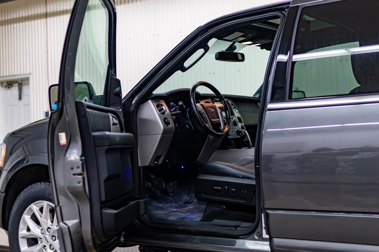 2017 Ford Expedition Max AWD Limited Leather Roof Nav BCam Red Deer AB