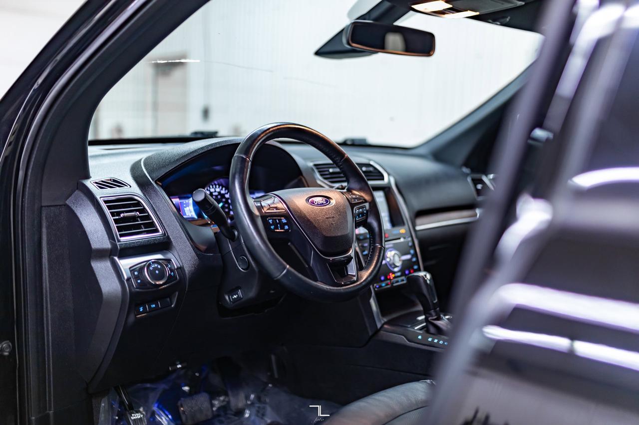 2017 Ford Explorer AWD Limited Leather Roof Nav BCam Red Deer AB