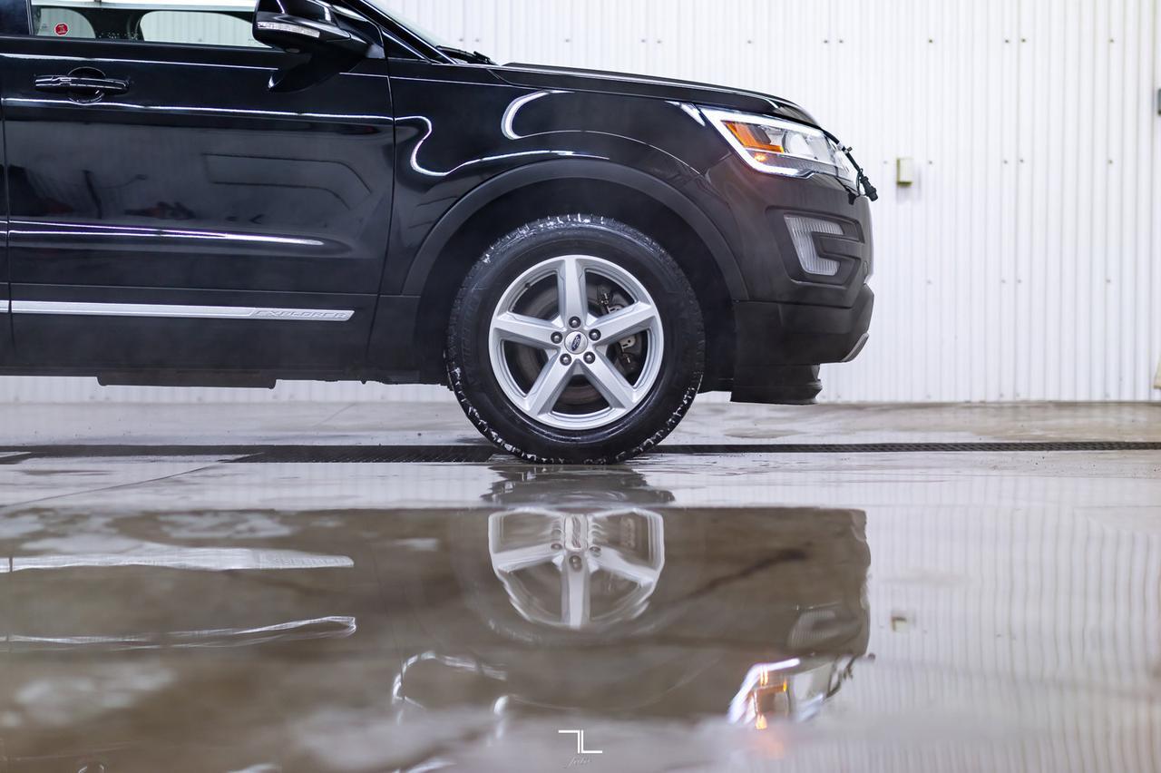 2017 Ford Explorer AWD XLT Leather Nav BCam Red Deer AB