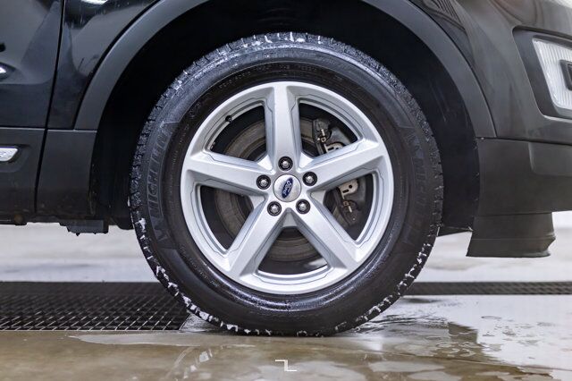 2017 Ford Explorer AWD XLT Leather Nav BCam Red Deer AB