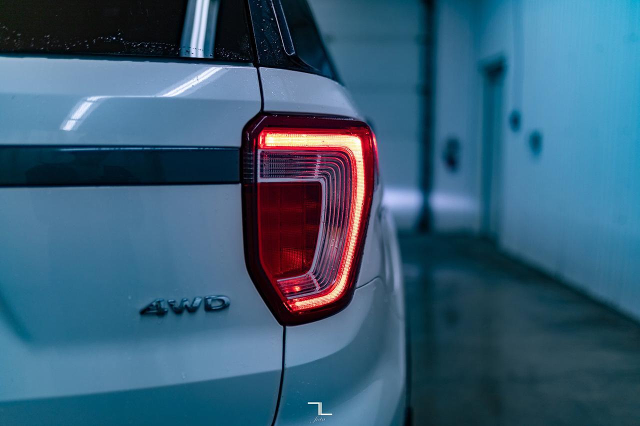 2017 Ford Explorer AWD XLT Leather Roof Nav BCam Red Deer AB