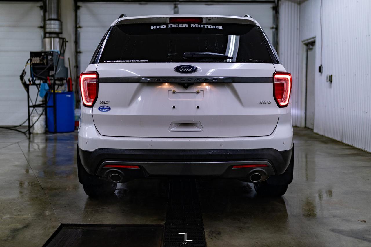 2017 Ford Explorer AWD XLT Leather Roof Nav BCam Red Deer AB