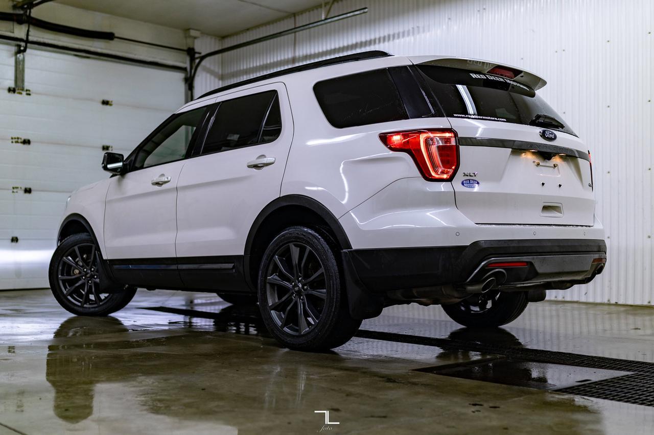 2017 Ford Explorer AWD XLT Leather Roof Nav BCam Red Deer AB