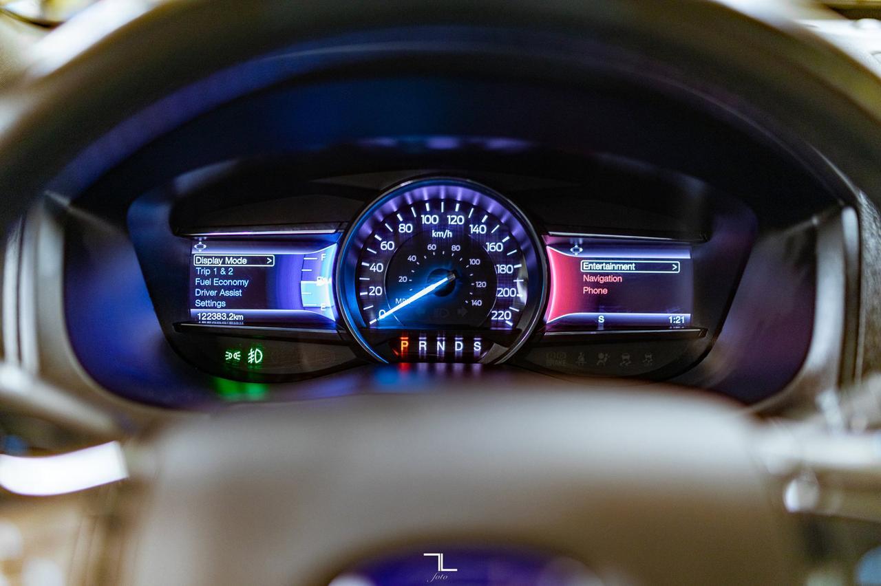 2017 Ford Explorer AWD XLT Leather Roof Nav BCam Red Deer AB