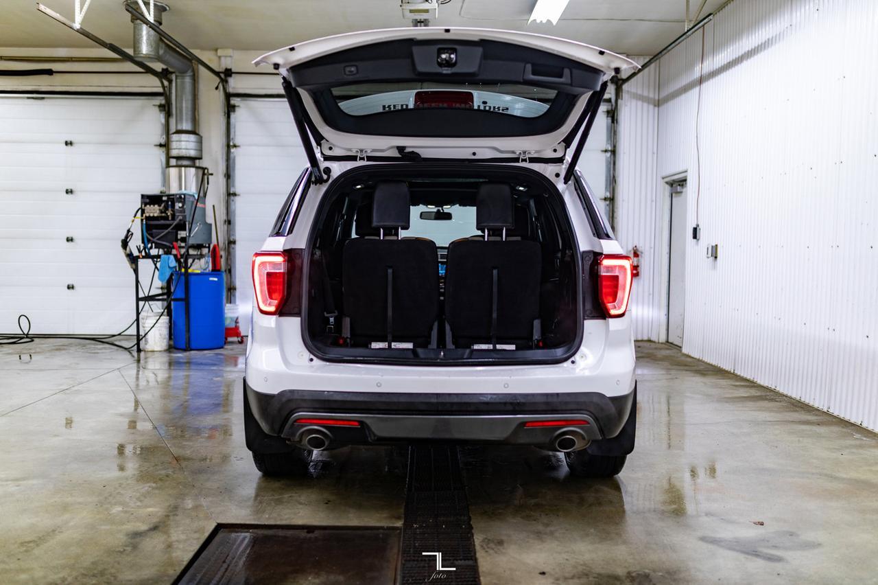 2017 Ford Explorer AWD XLT Leather Roof Nav BCam Red Deer AB