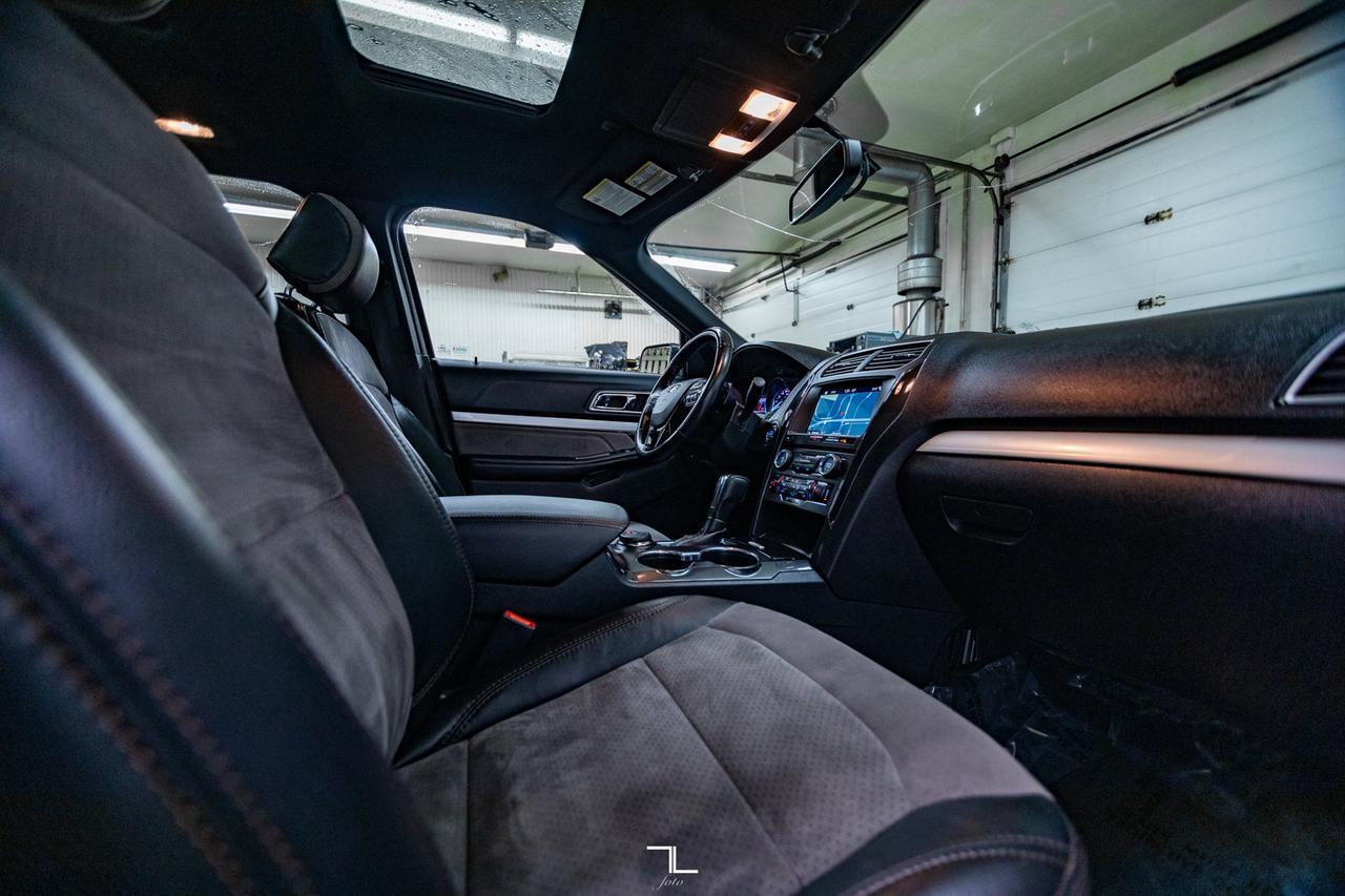 2017 Ford Explorer AWD XLT Leather Roof Nav BCam Red Deer AB