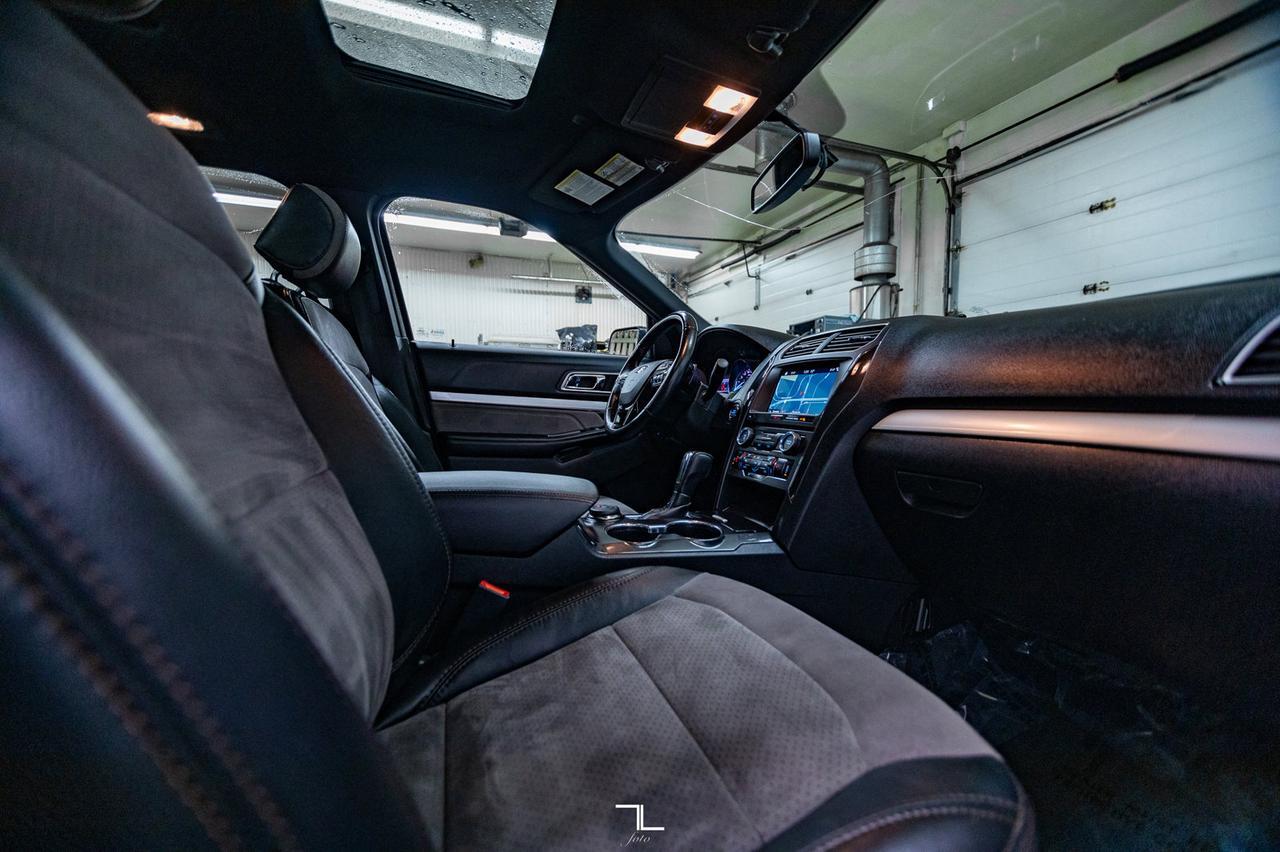 2017 Ford Explorer AWD XLT Leather Roof Nav BCam Red Deer AB
