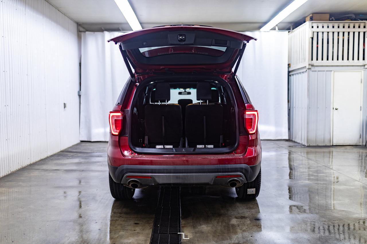 2017 Ford Explorer AWD XLT Leather Roof Nav BCam Red Deer AB