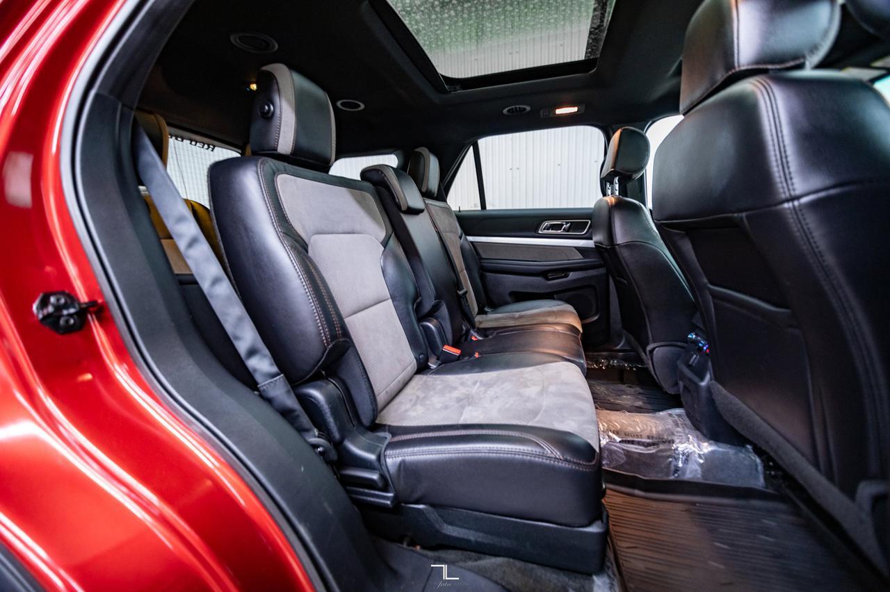 2017 Ford Explorer AWD XLT Leather Roof Nav BCam Red Deer AB