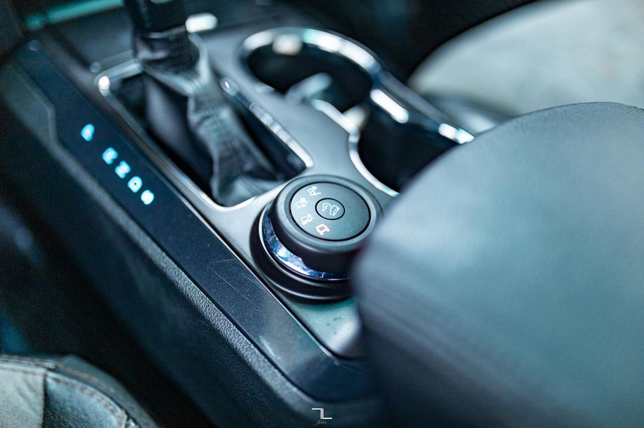 2017 Ford Explorer AWD XLT Leather Roof Nav BCam Red Deer AB