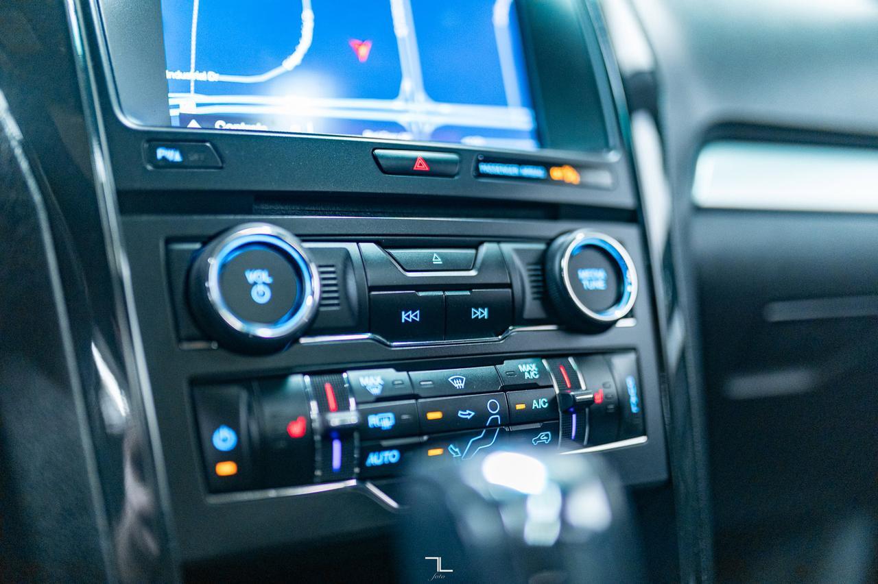 2017 Ford Explorer AWD XLT Leather Roof Nav BCam Red Deer AB