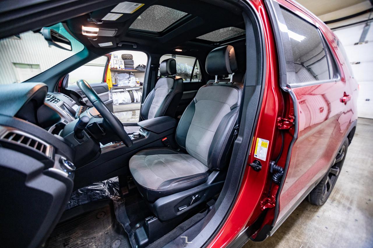 2017 Ford Explorer AWD XLT Leather Roof Nav BCam Red Deer AB