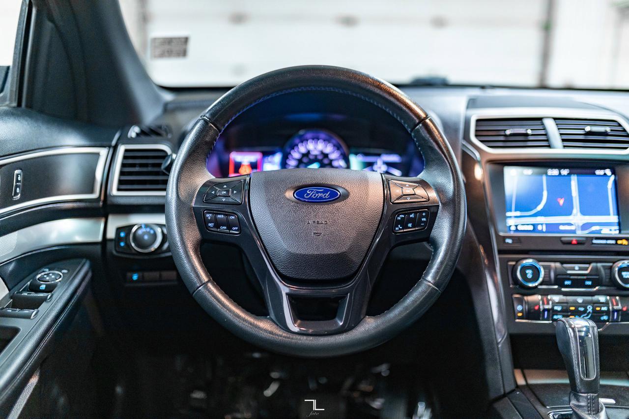 2017 Ford Explorer AWD XLT Leather Roof Nav BCam Red Deer AB