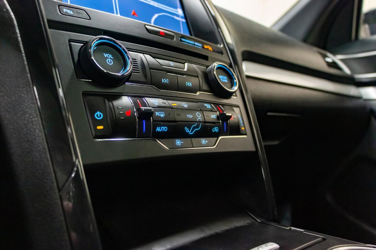 2017 Ford Explorer AWD XLT Leather Roof Nav BCam Red Deer AB