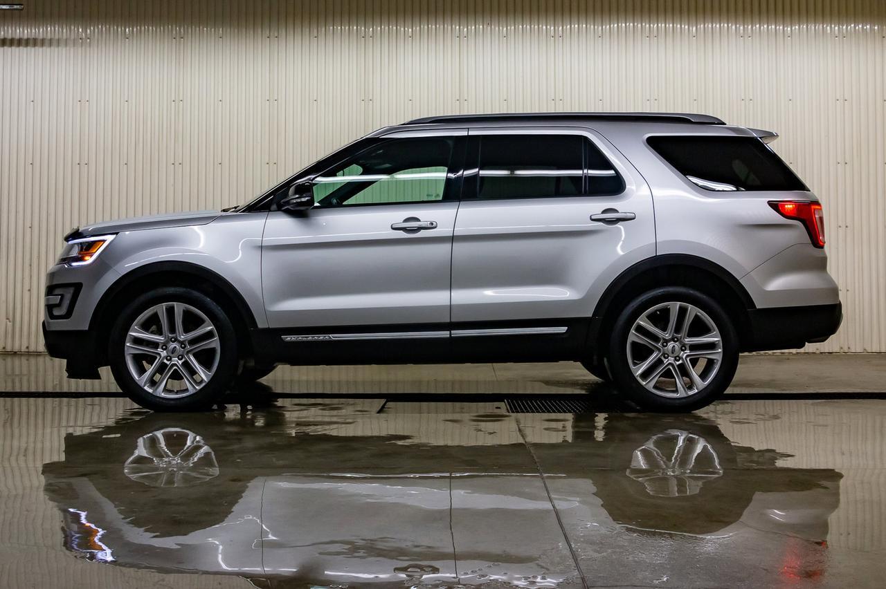 2017 Ford Explorer AWD XLT Leather Roof Nav BCam Red Deer AB