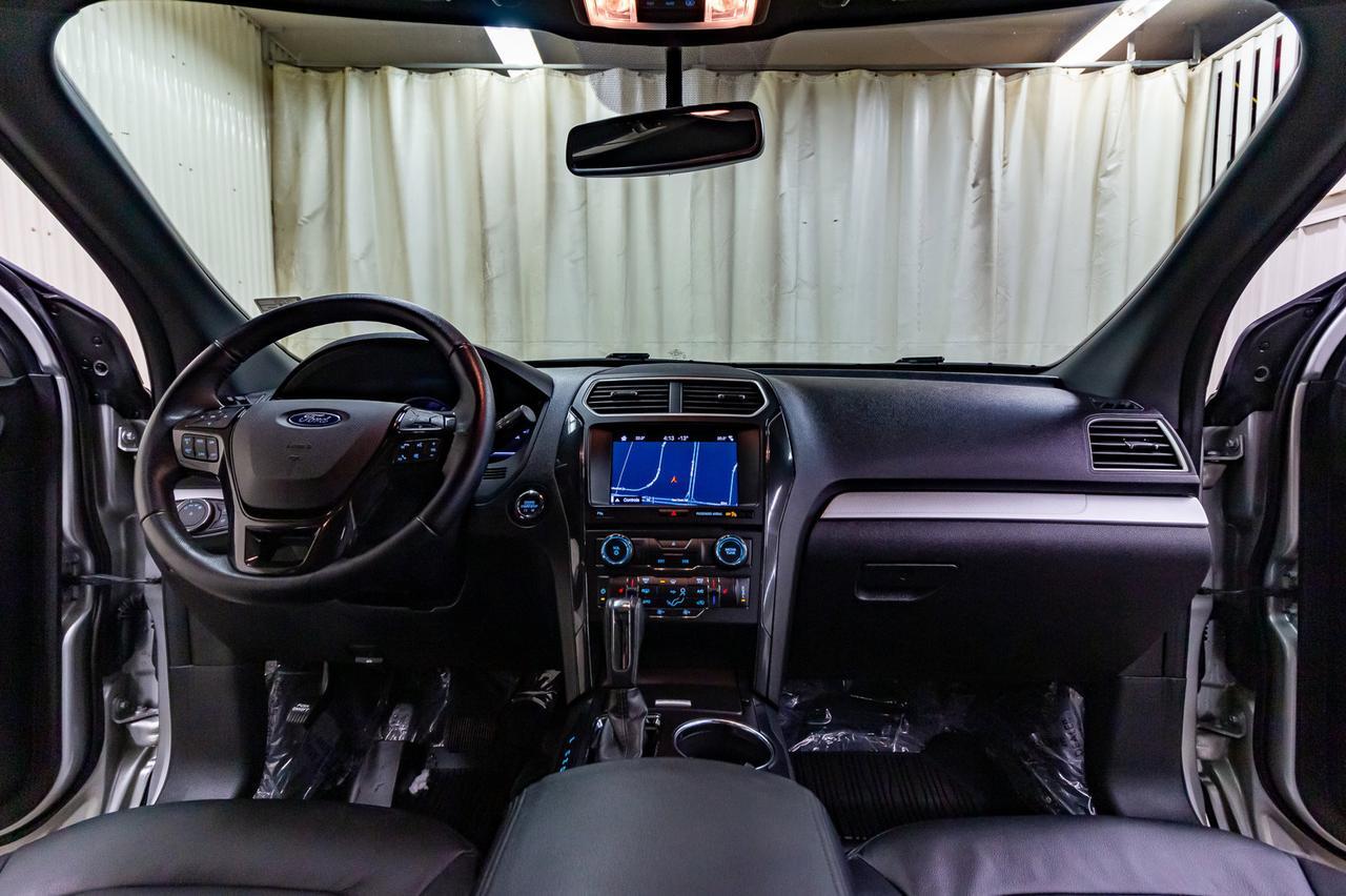 2017 Ford Explorer AWD XLT Leather Roof Nav BCam Red Deer AB