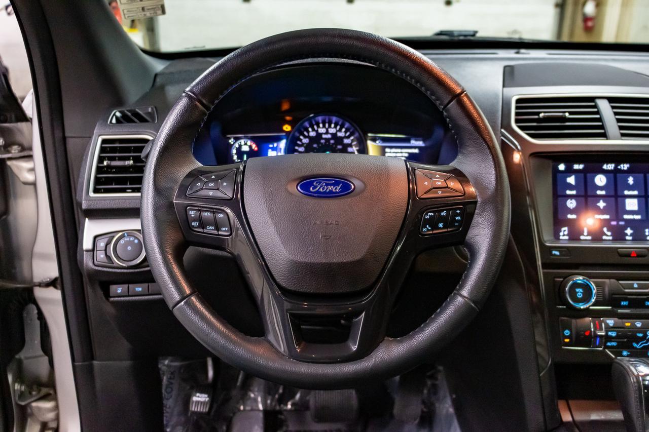 2017 Ford Explorer AWD XLT Leather Roof Nav BCam Red Deer AB