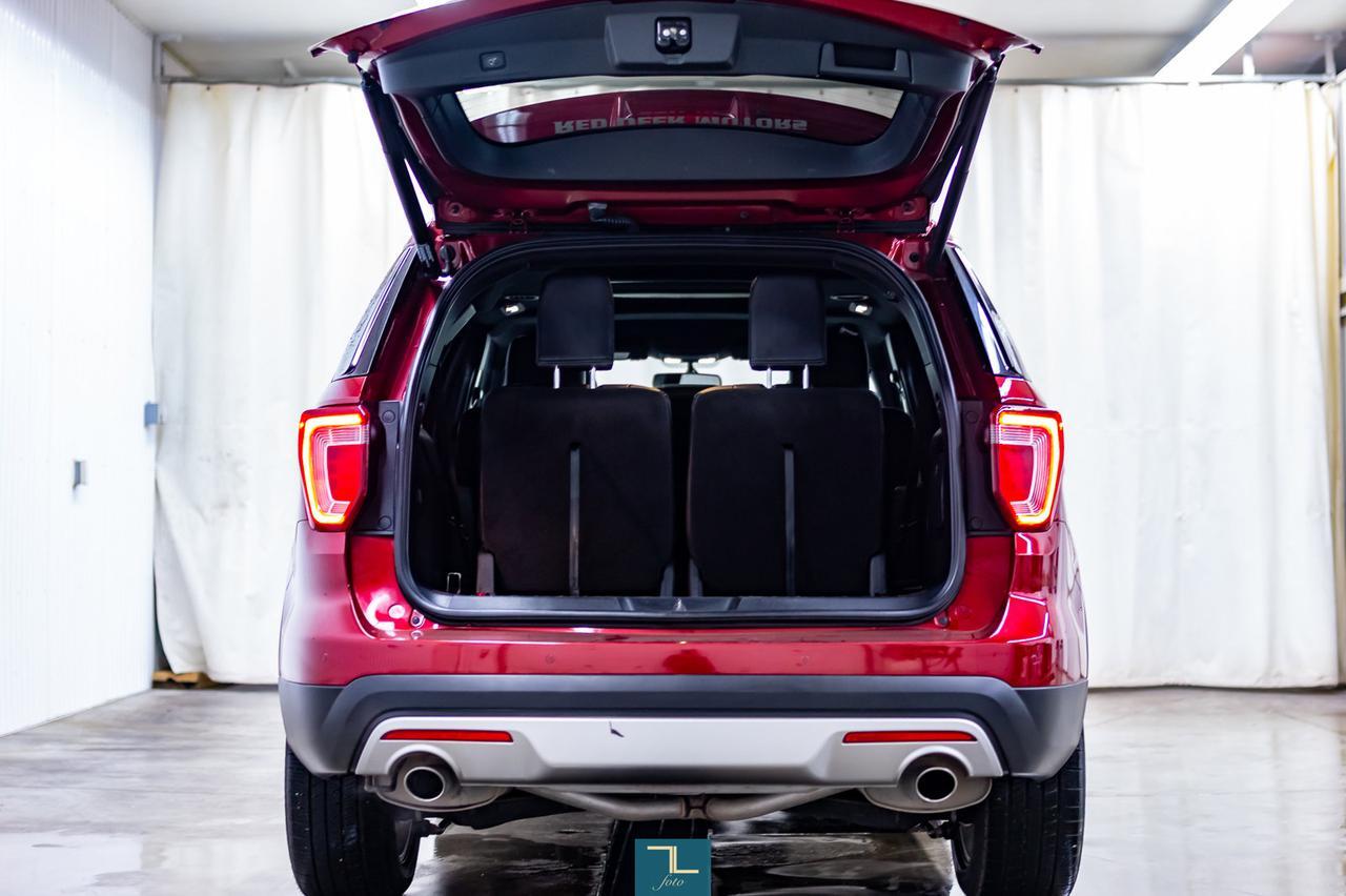 2017 Ford Explorer AWD XLT Leather Roof Nav BCam Red Deer AB