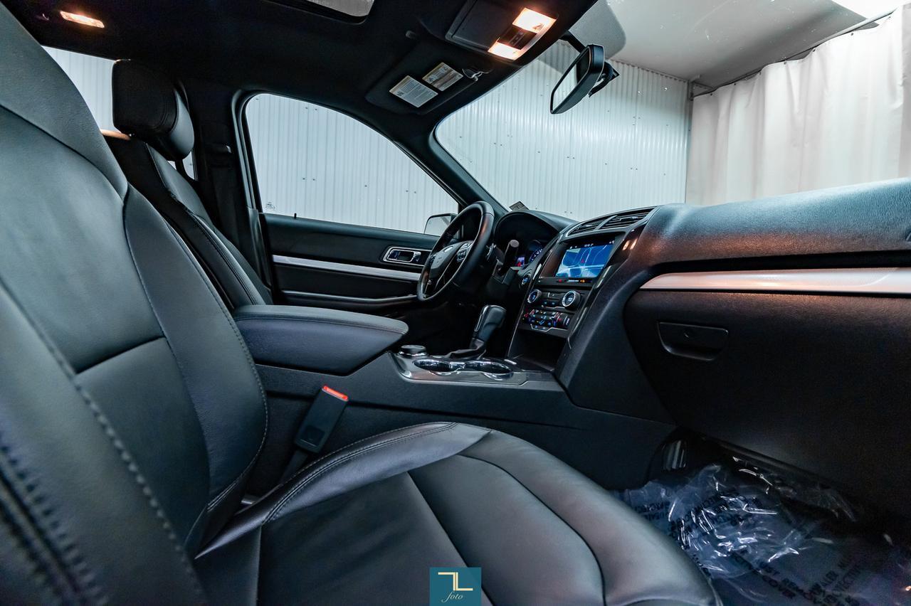 2017 Ford Explorer AWD XLT Leather Roof Nav BCam Red Deer AB